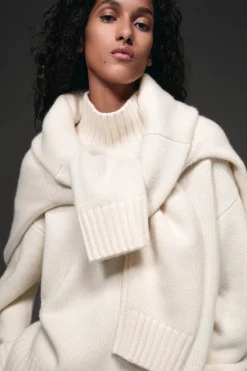 CHUNKY CASHMERE MOCK-NECK SWEATER