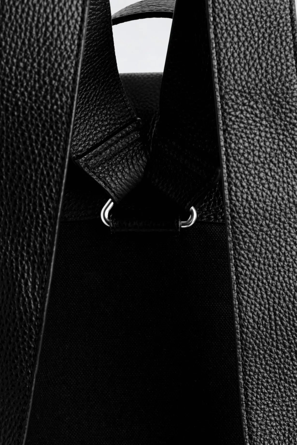CLASSIC BACKPACK - LEATHER