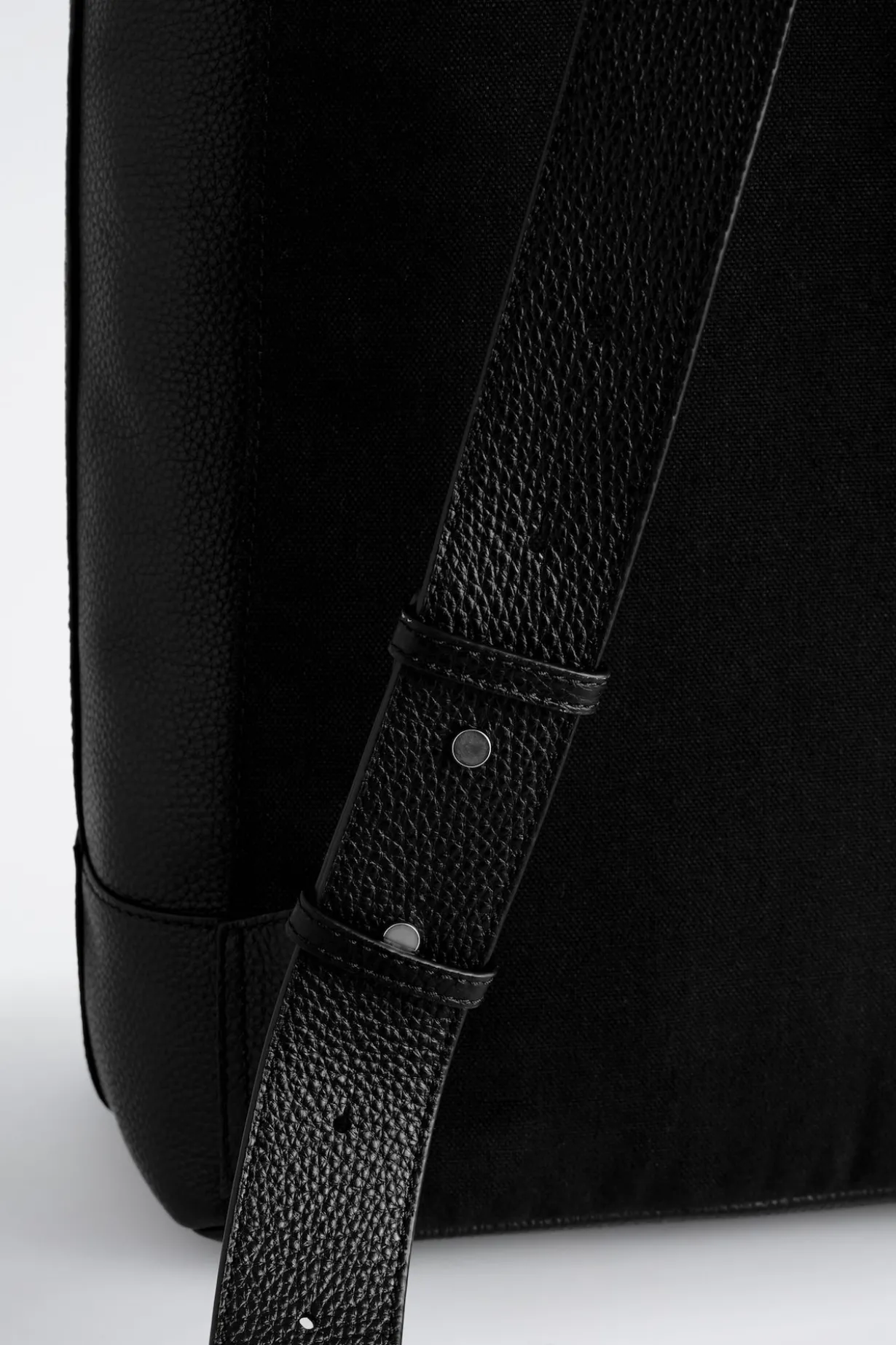 CLASSIC BACKPACK - LEATHER