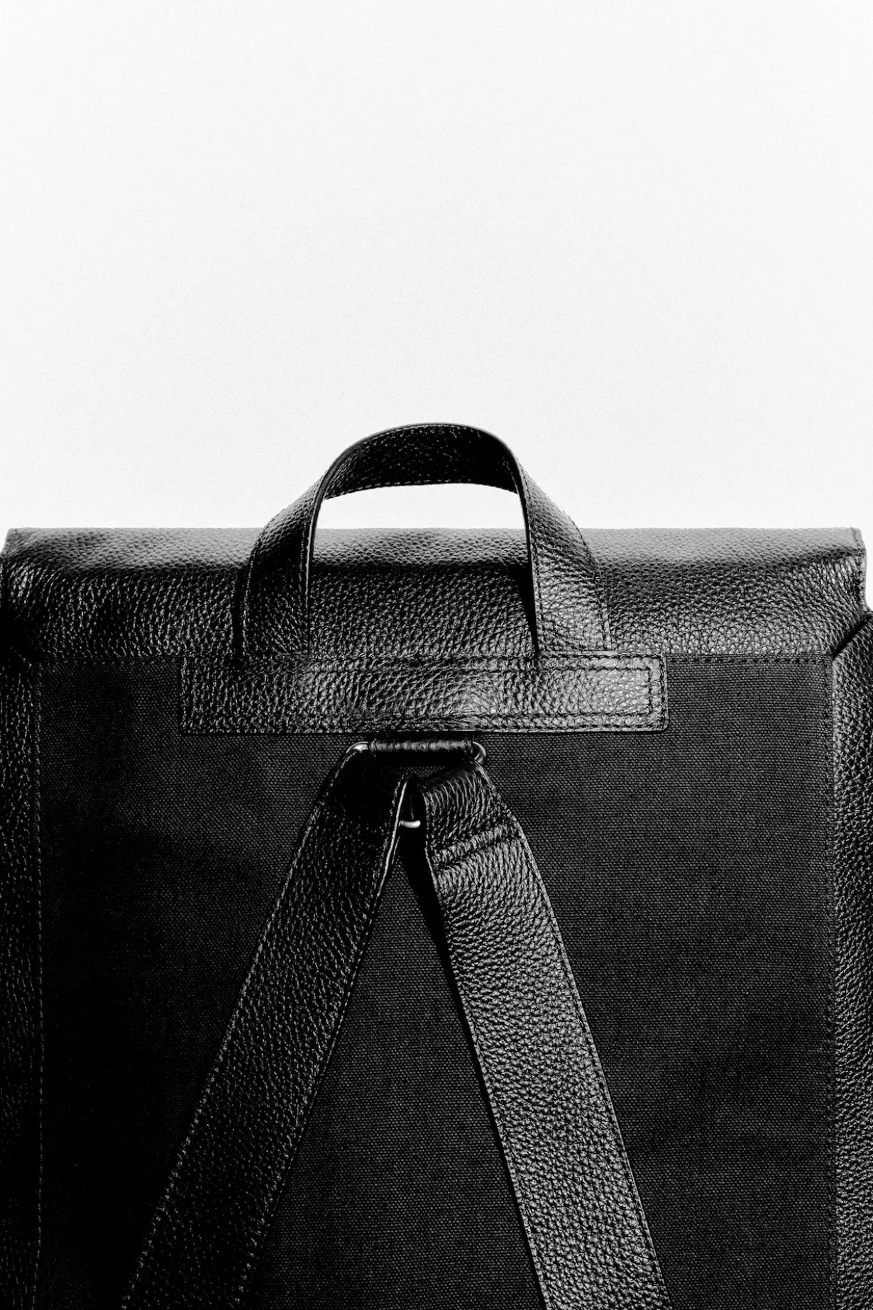 CLASSIC BACKPACK - LEATHER