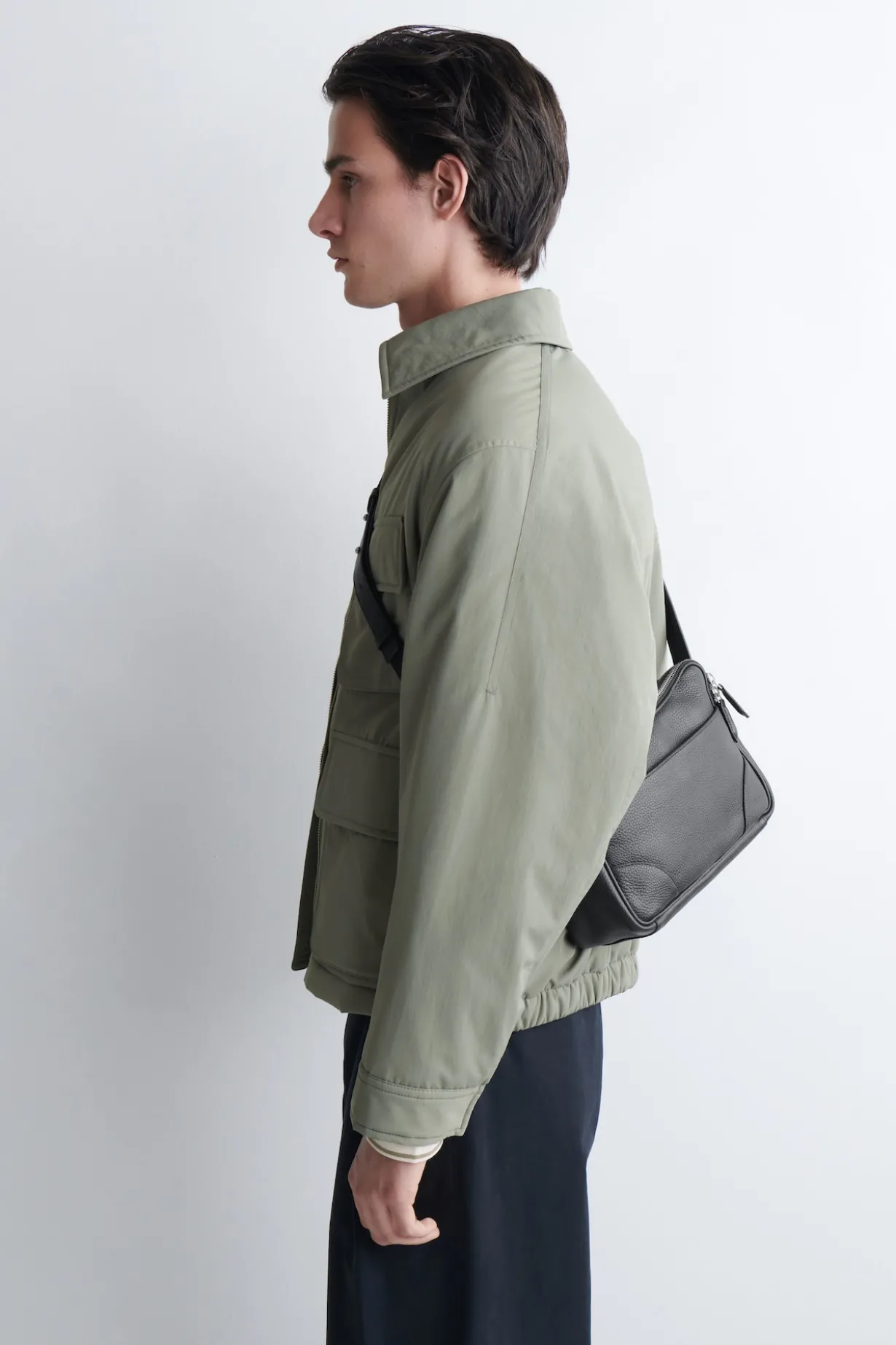 CLASSIC CROSSBODY BAG - LEATHER