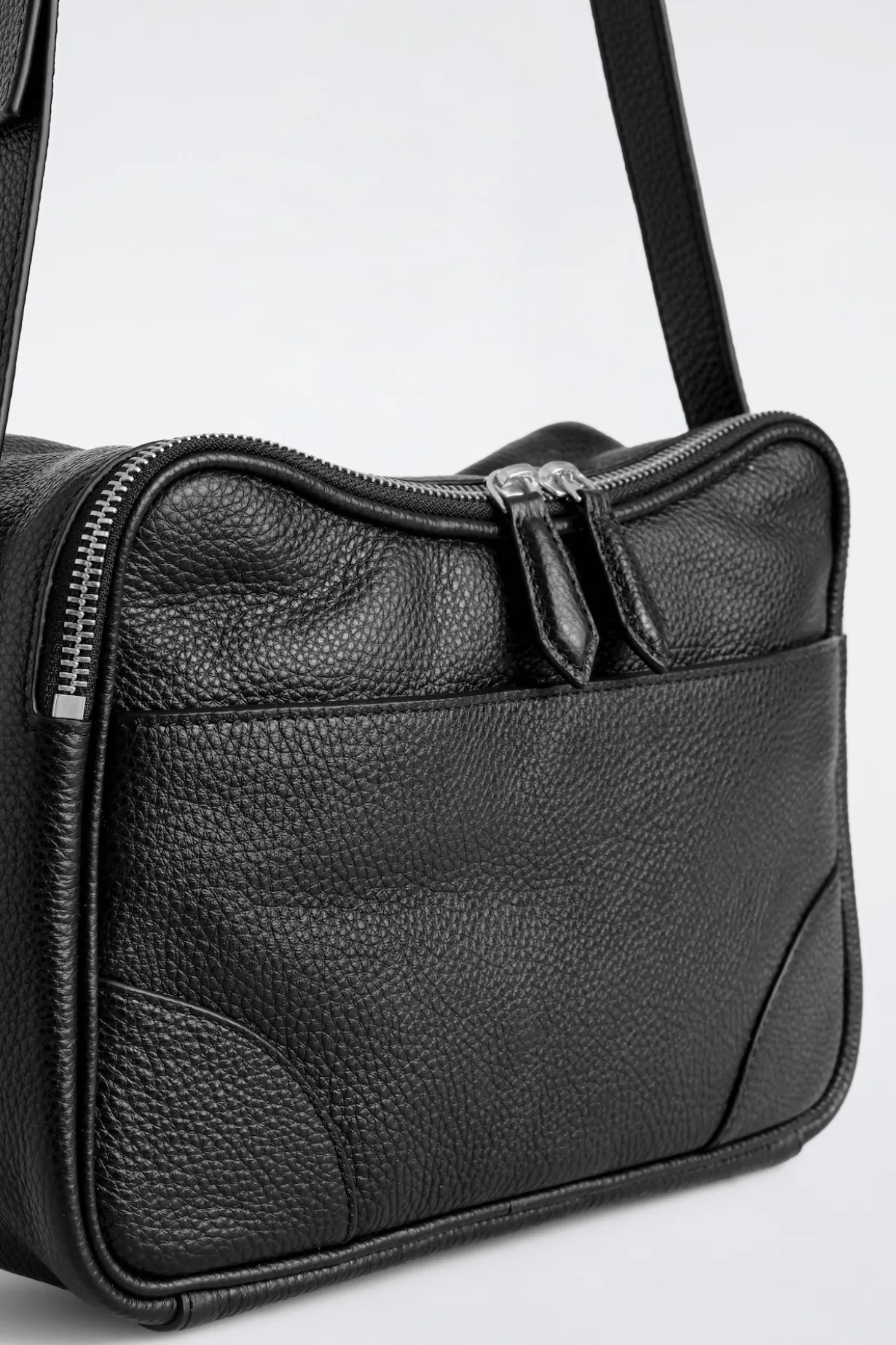 CLASSIC CROSSBODY BAG - LEATHER
