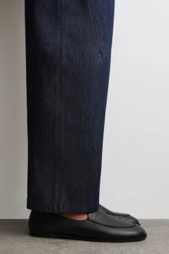 CLASSIC LEATHER LOAFERS