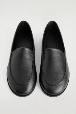 CLASSIC LEATHER LOAFERS