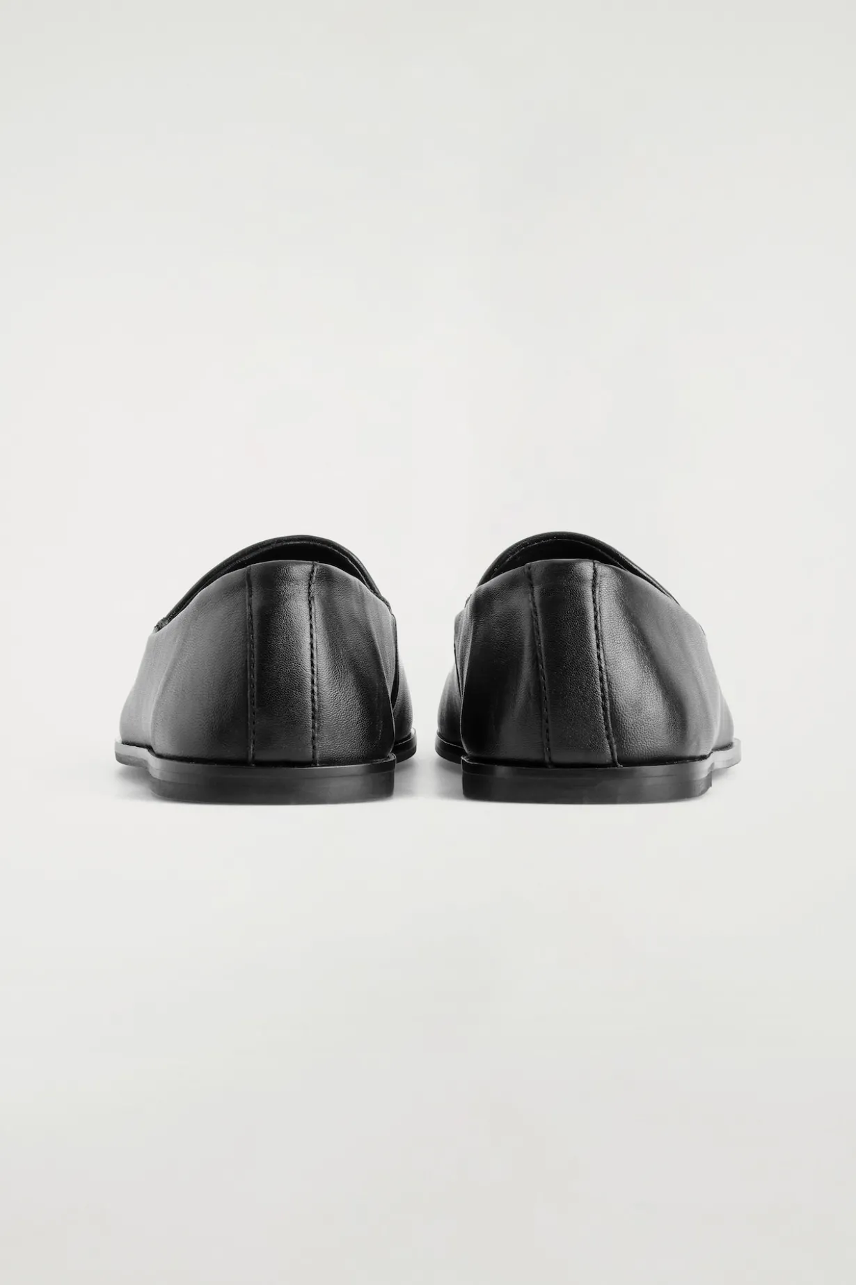 CLASSIC LEATHER LOAFERS