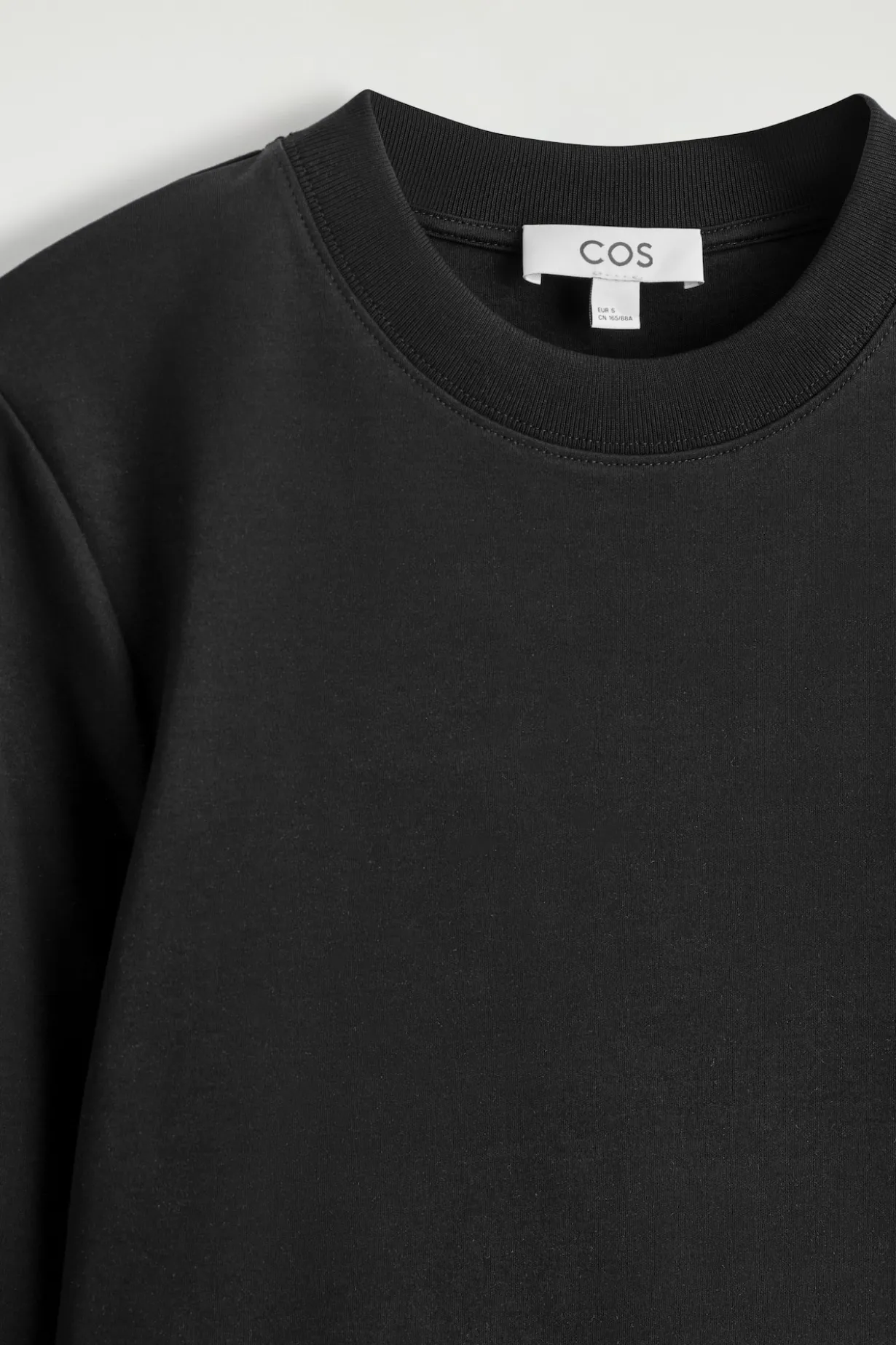 CLEAN CUT LONG-SLEEVED T-SHIRT