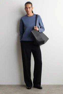 CLEAN CUT LONG-SLEEVED T-SHIRT