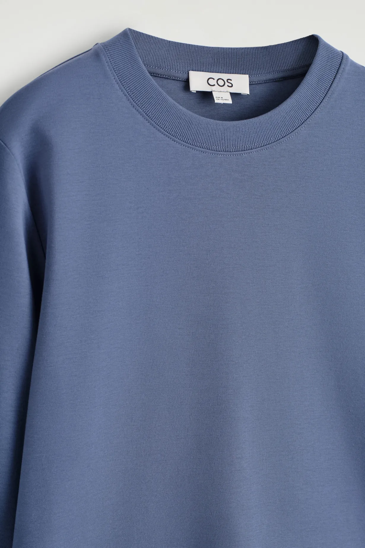 CLEAN CUT LONG-SLEEVED T-SHIRT