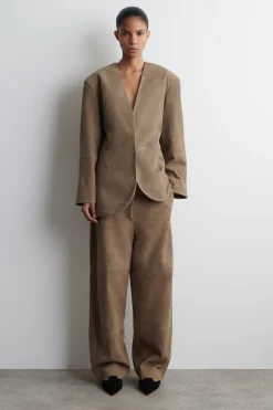 COLLARLESS SUEDE BLAZER