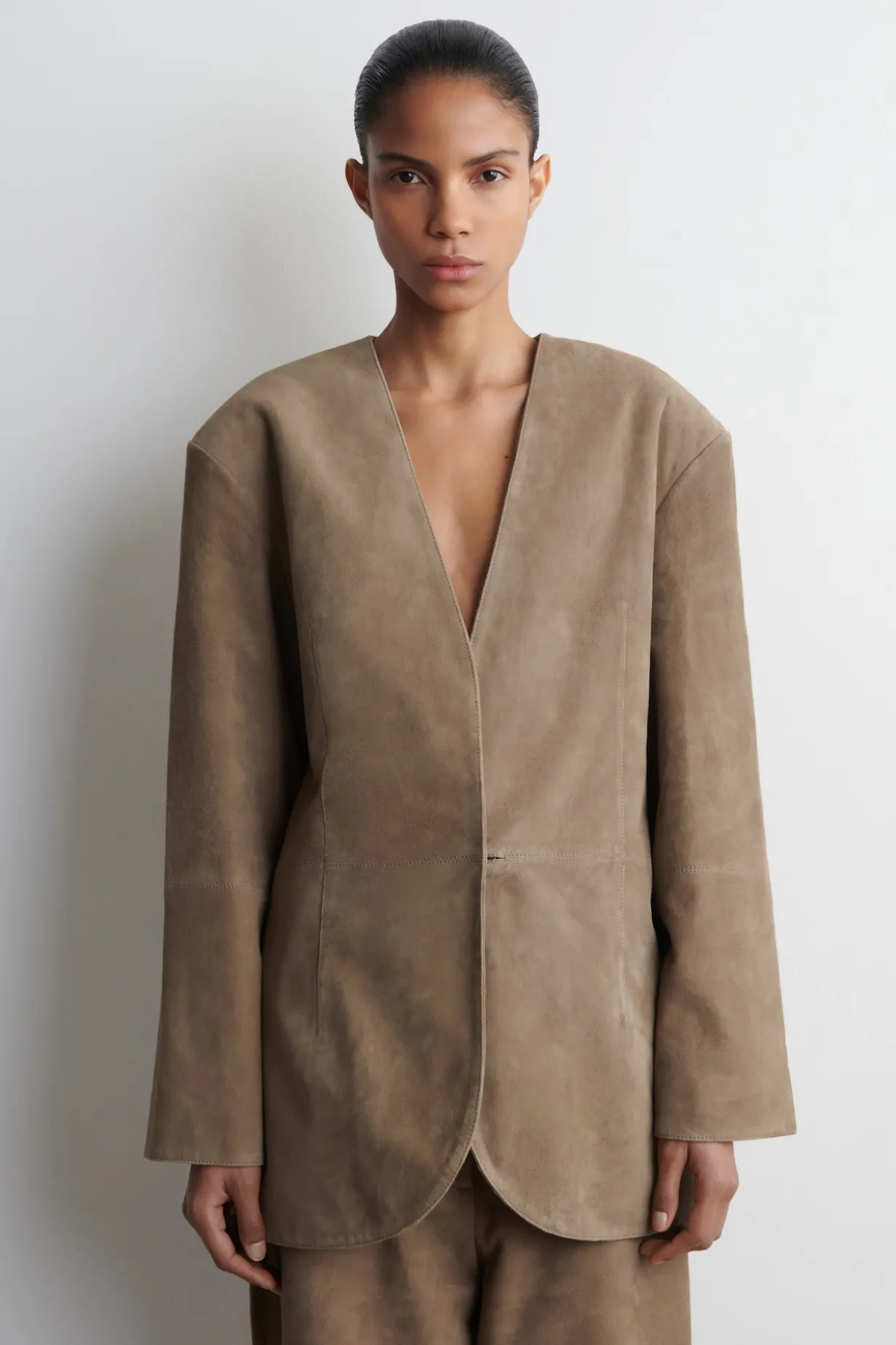 COLLARLESS SUEDE BLAZER