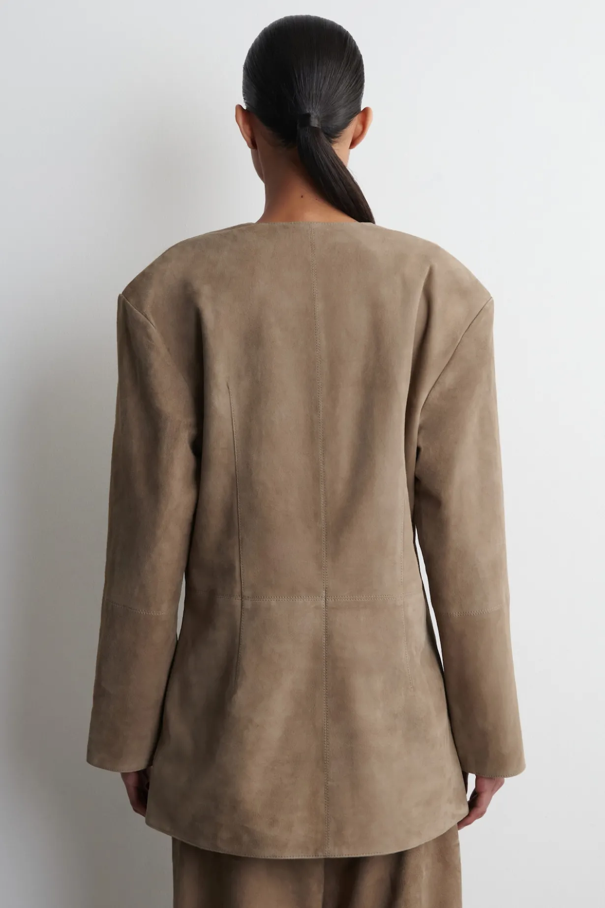 COLLARLESS SUEDE BLAZER