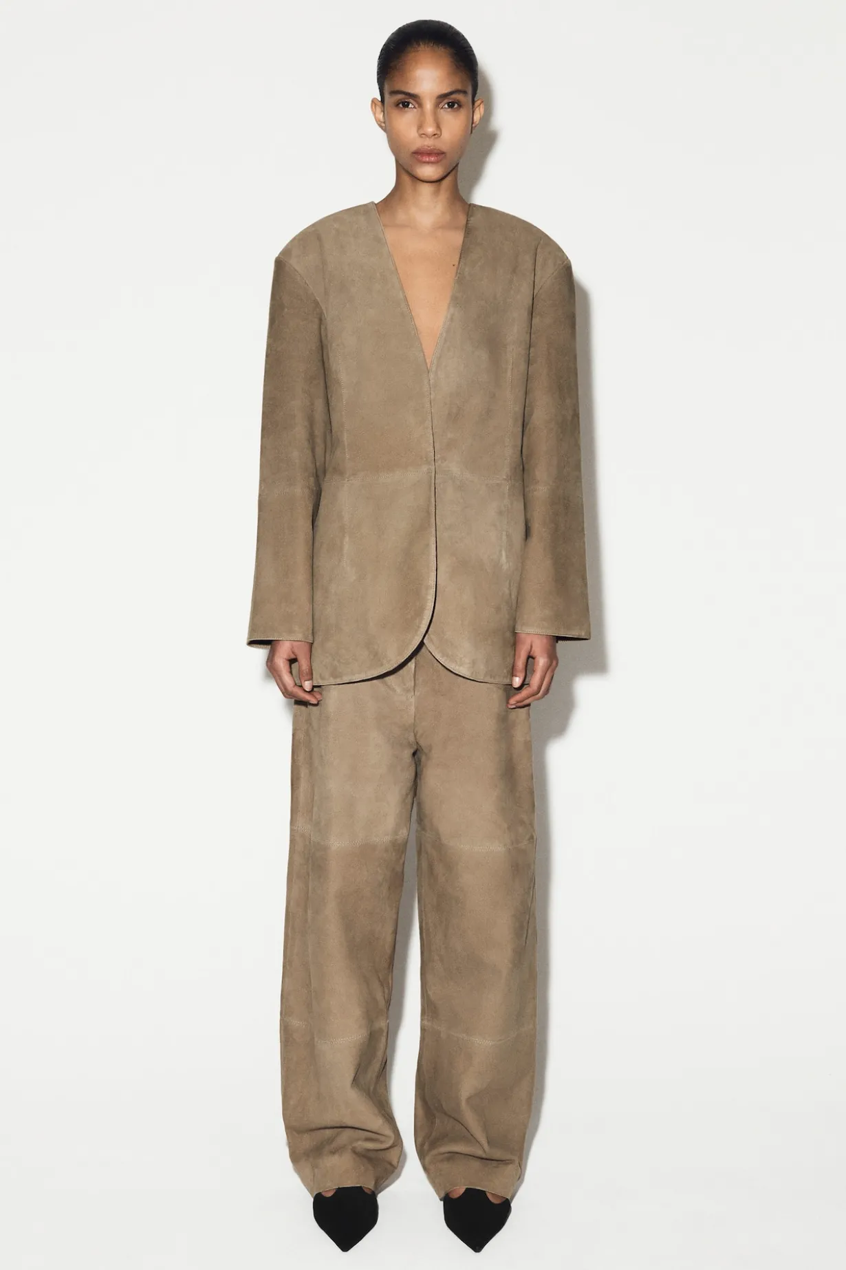COLLARLESS SUEDE BLAZER