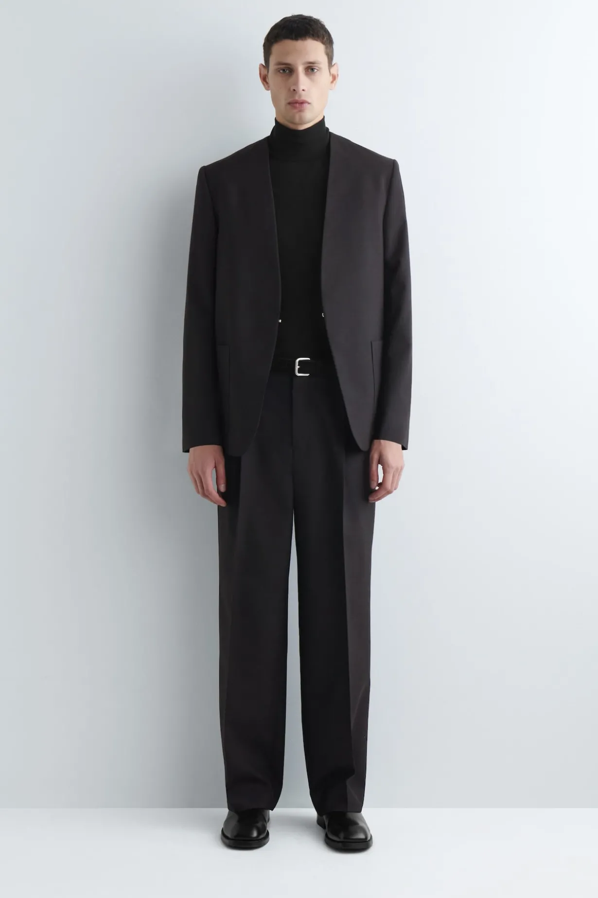 COLLARLESS WOOL BLAZER