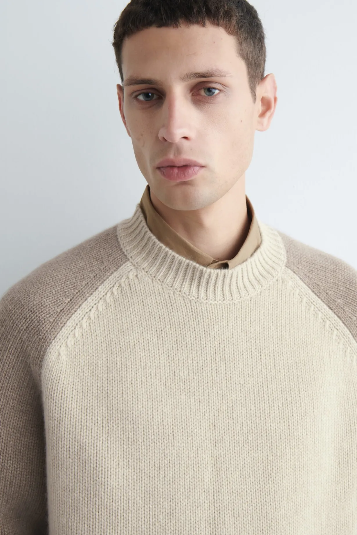 COLOUR-BLOCK CASHMERE SWEATER