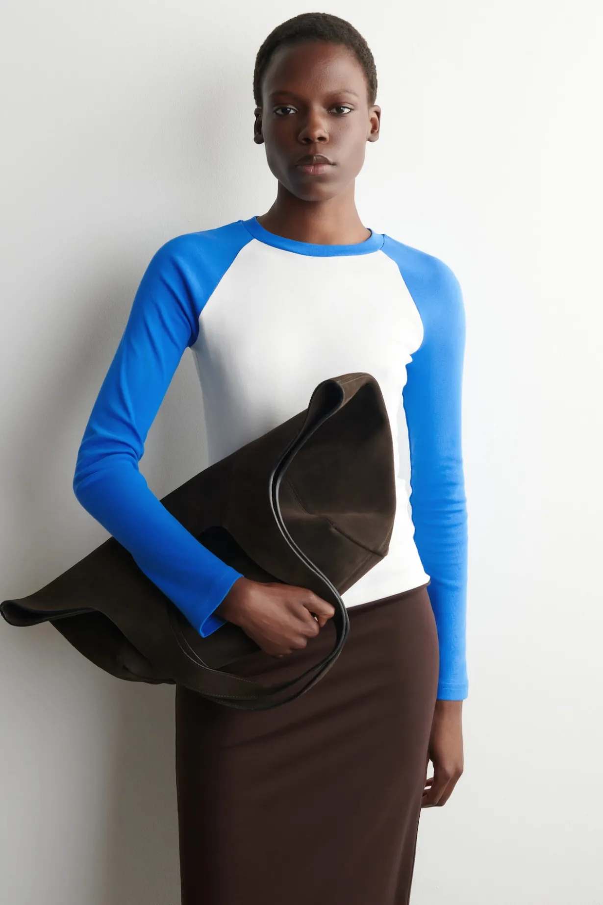 CONTRAST-SLEEVE T-SHIRT