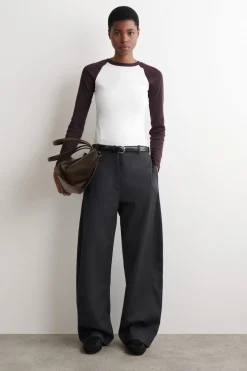 CONTRAST-SLEEVE T-SHIRT