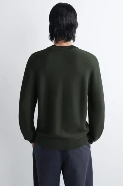 CONTRAST-TIPPED CREW-NECK SWEATER