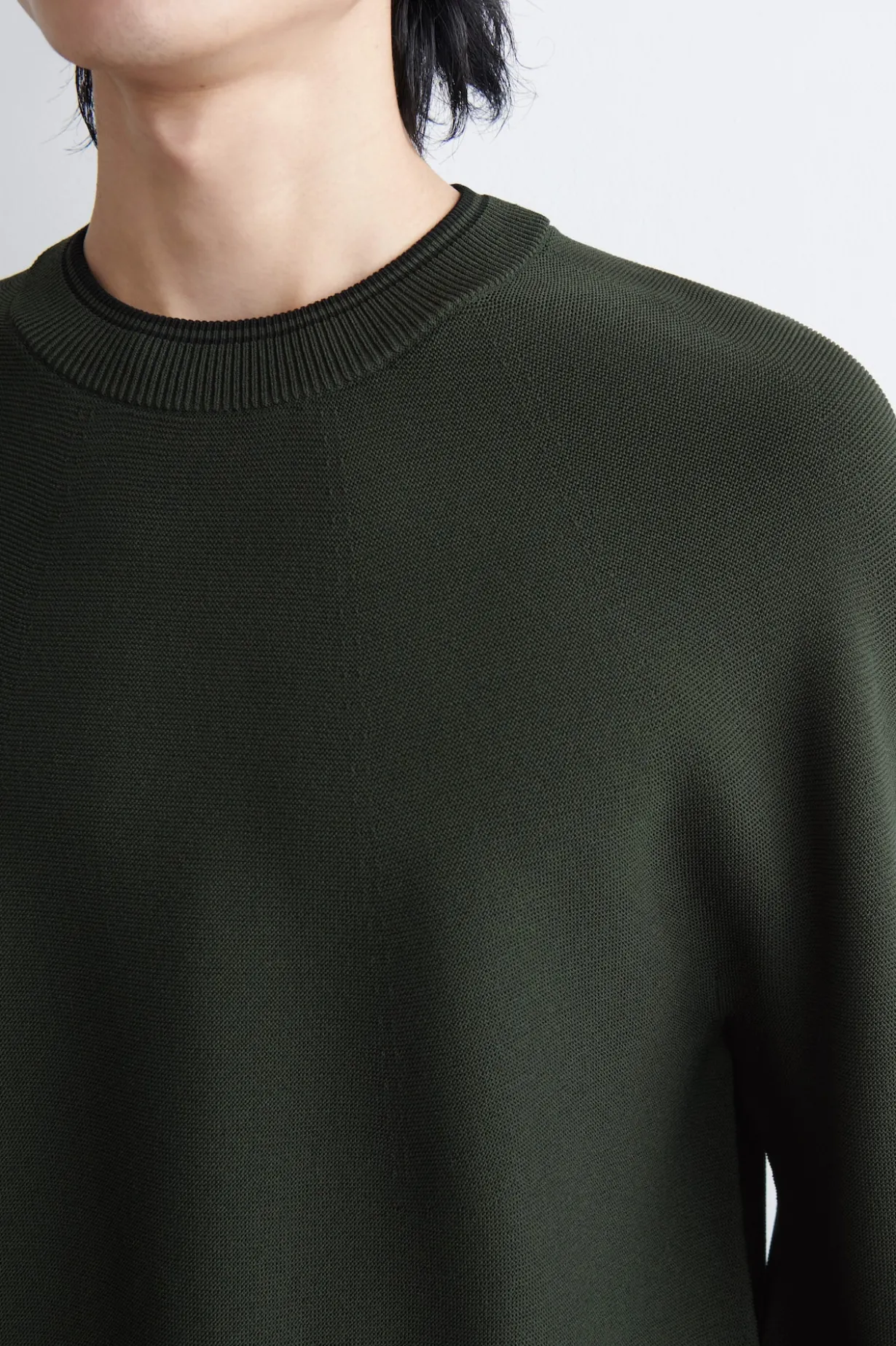 CONTRAST-TIPPED CREW-NECK SWEATER