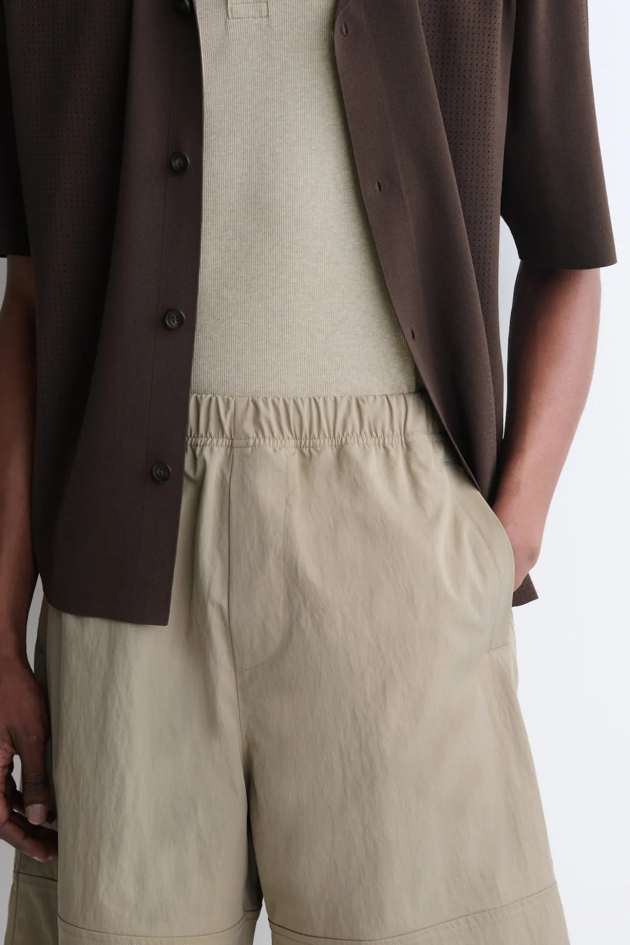 COTTON ELASTICATED KNEE-LENGTH SHORTS