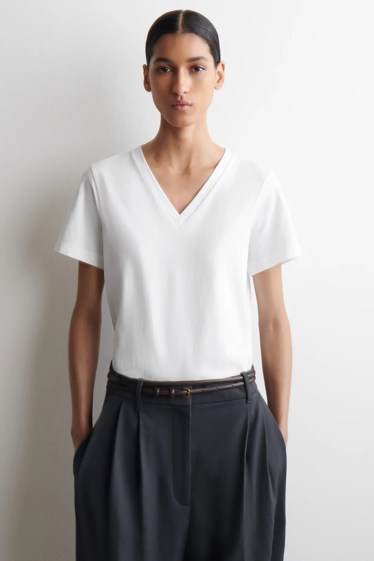 COTTON V-NECK T-SHIRT