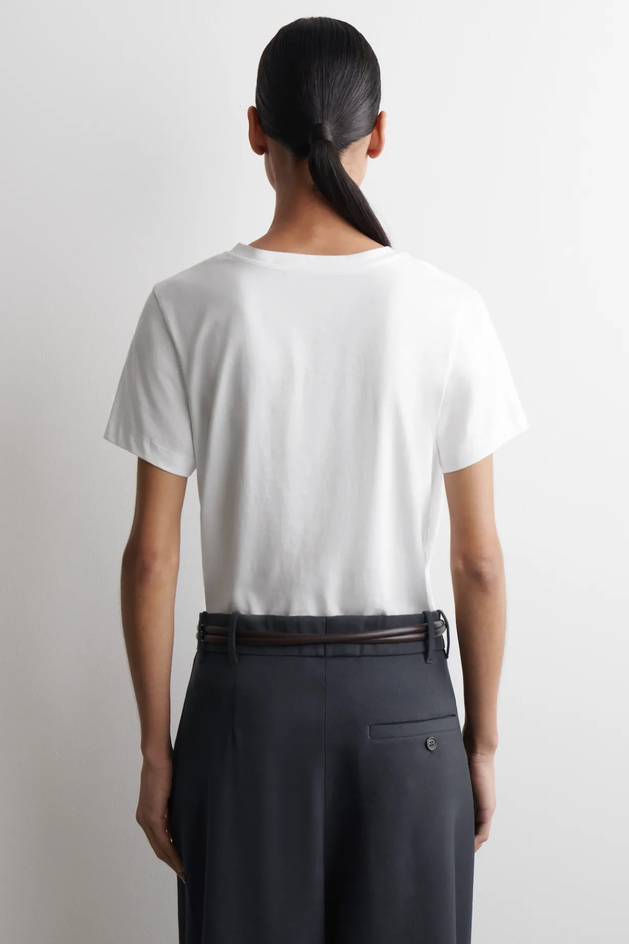 COTTON V-NECK T-SHIRT