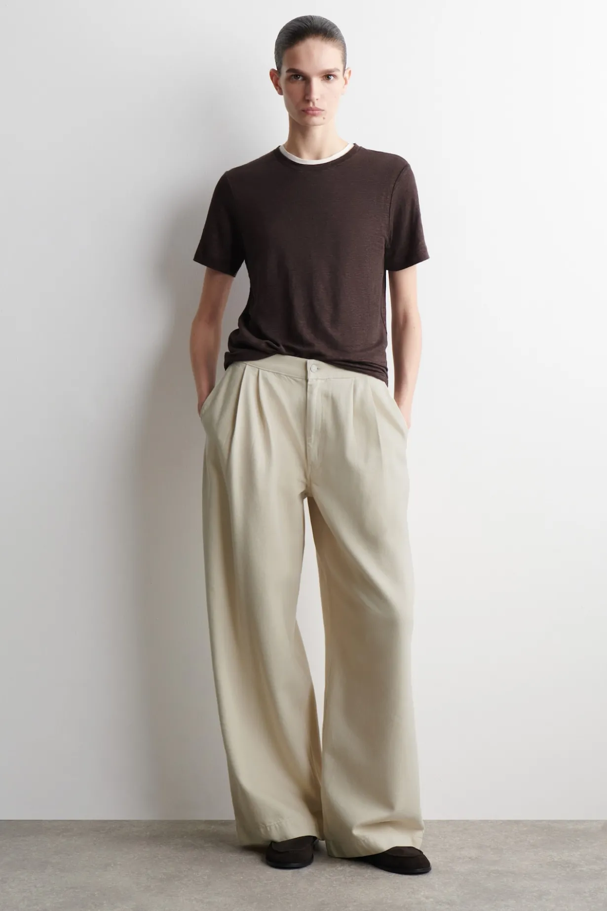 CREW-NECK LINEN T-SHIRT