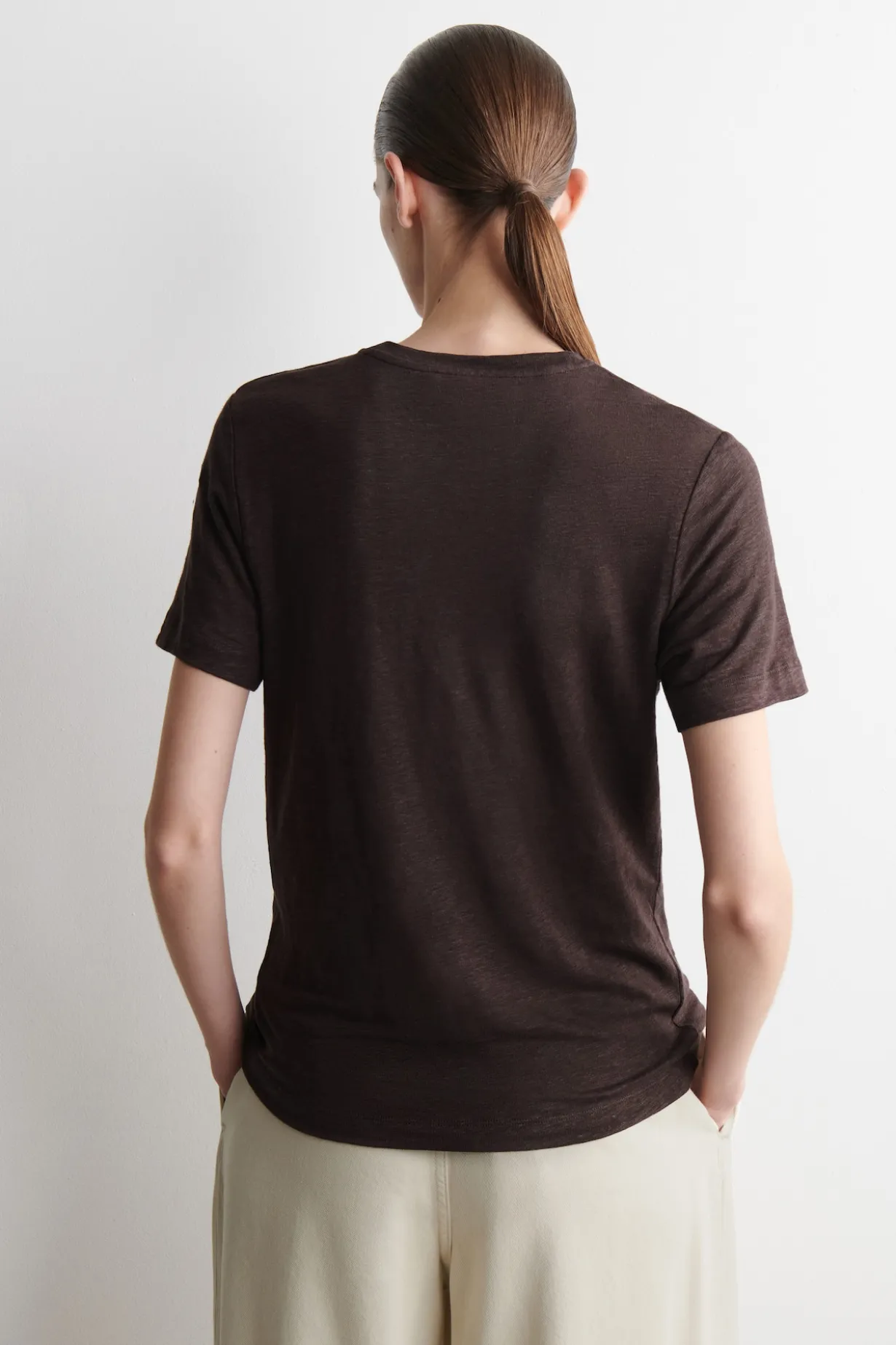 CREW-NECK LINEN T-SHIRT