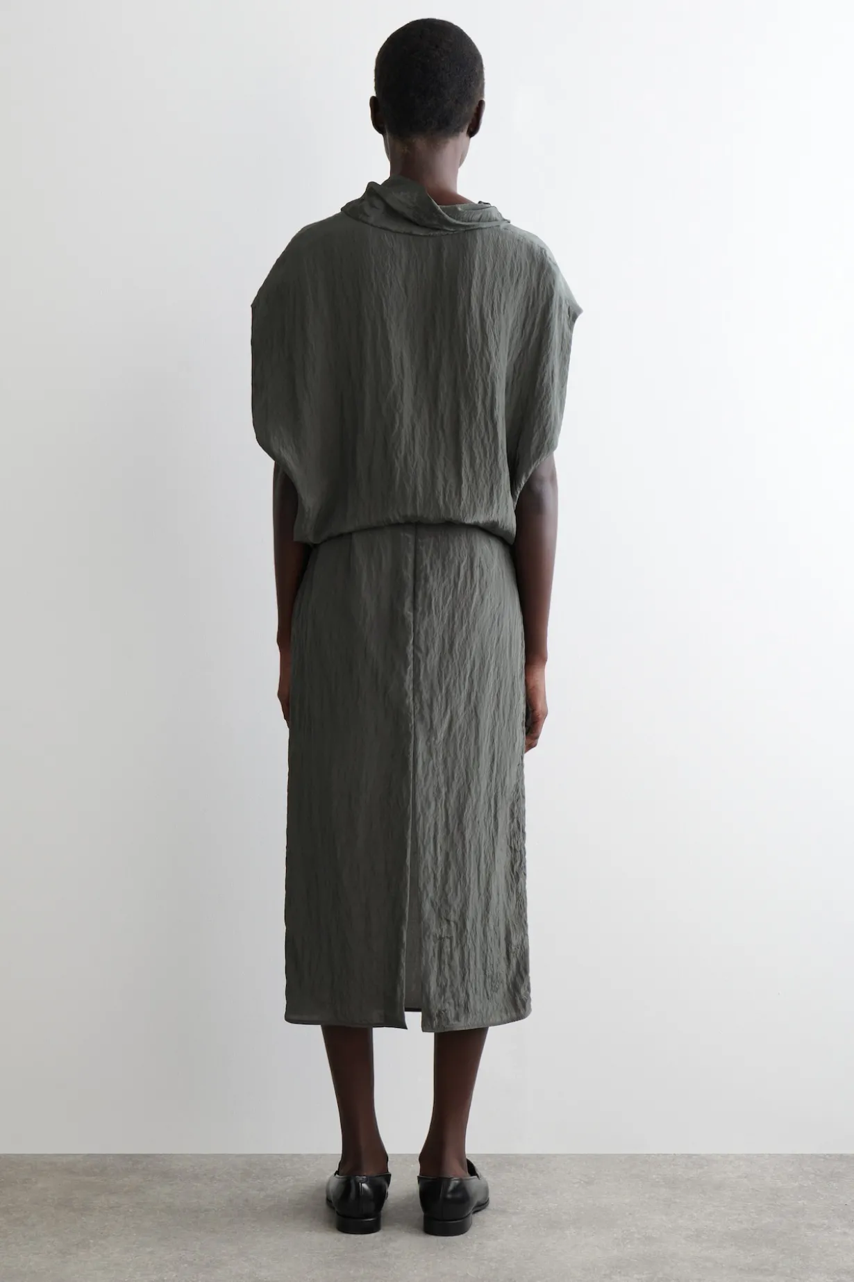 CRINKLED-SATIN PENCIL SKIRT