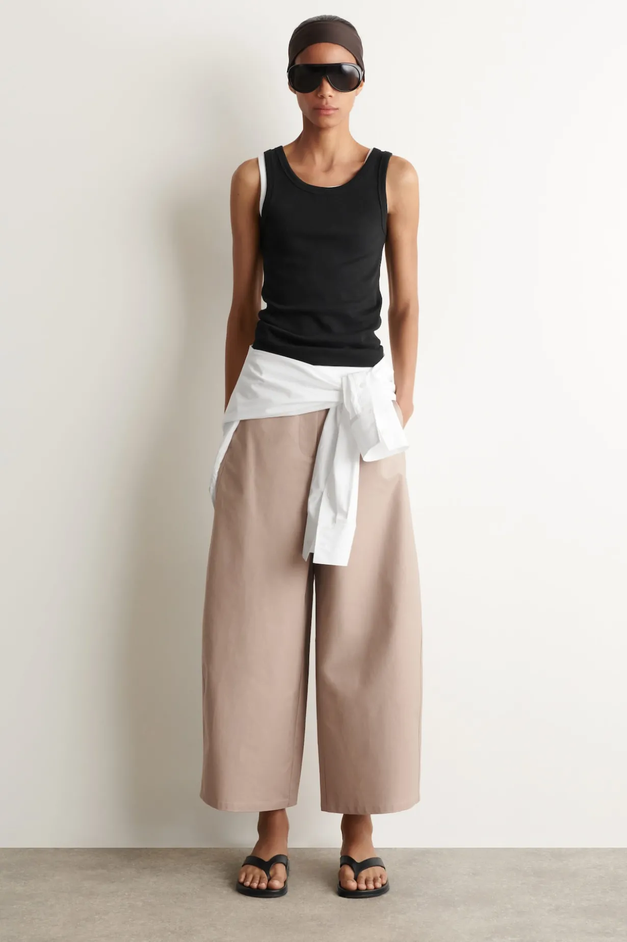 CROPPED BARREL-LEG COTTON PANTS