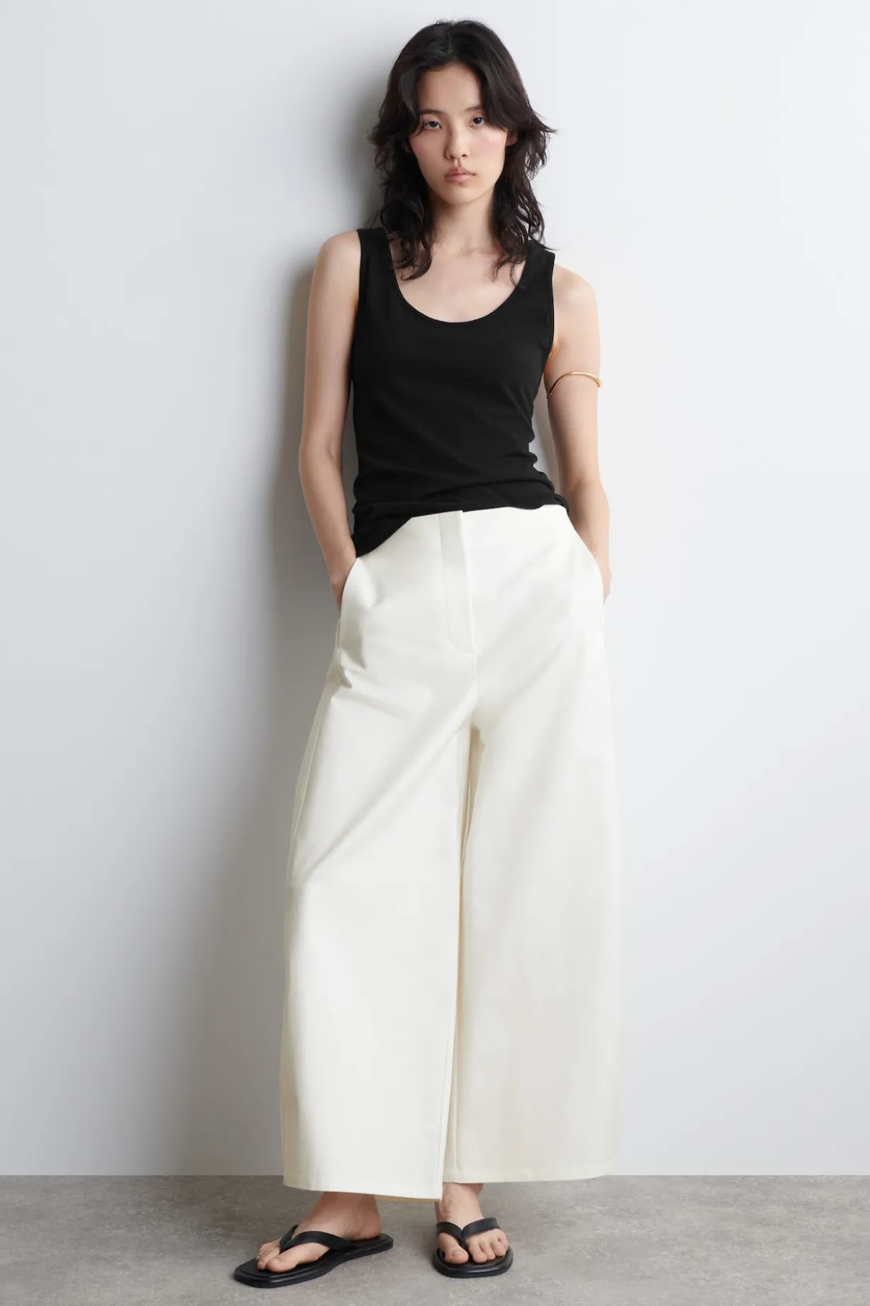 CROPPED BARREL-LEG COTTON PANTS