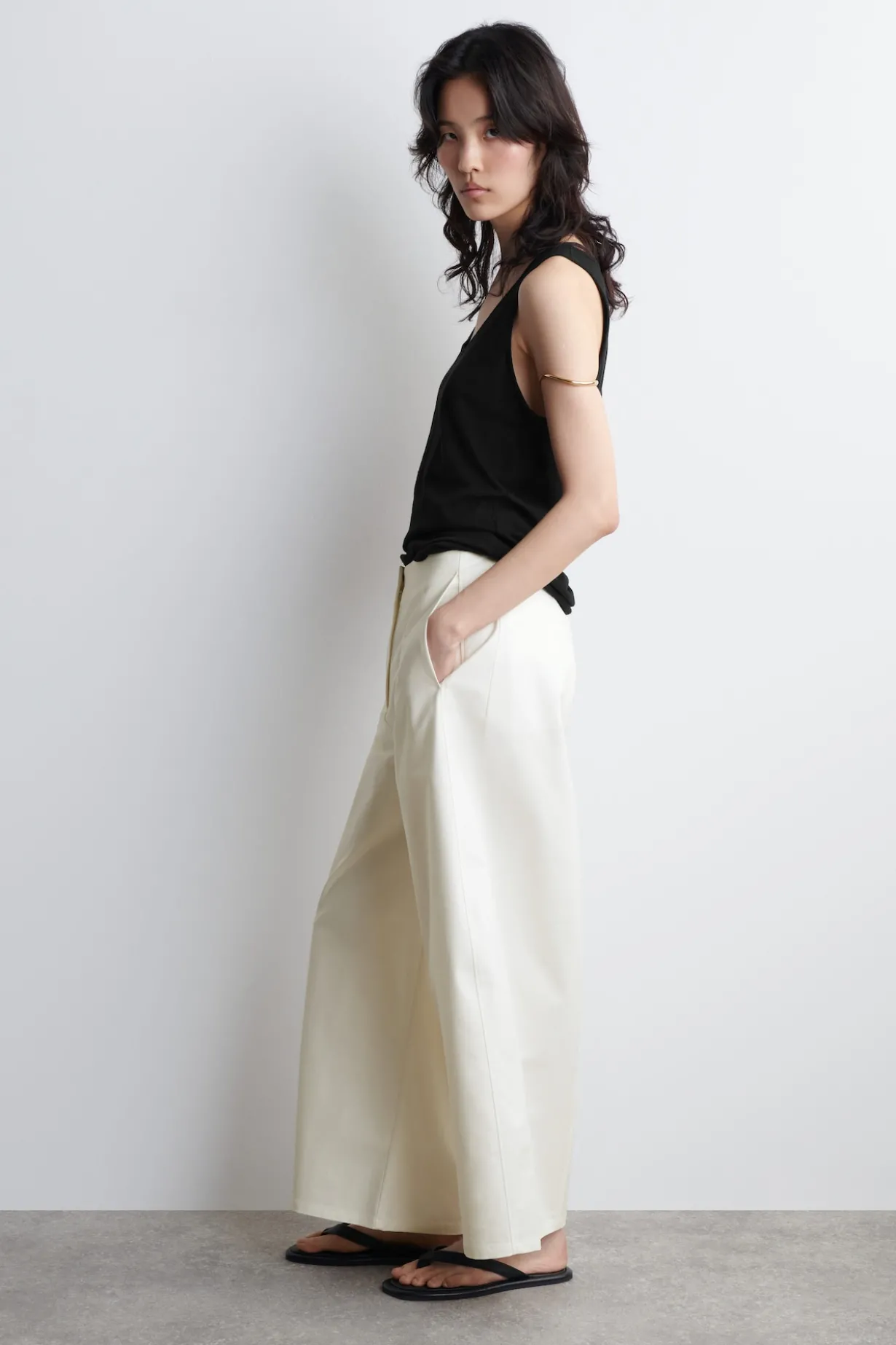 CROPPED BARREL-LEG COTTON PANTS