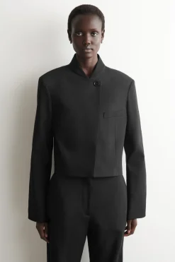 CROPPED STRUCTURED LINEN BLAZER
