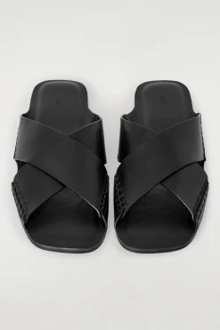 CROSSOVER LEATHER SANDALS