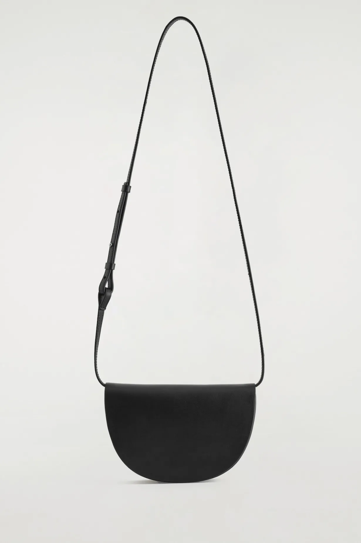 CURVED CROSSBODY BAG - LEATHER