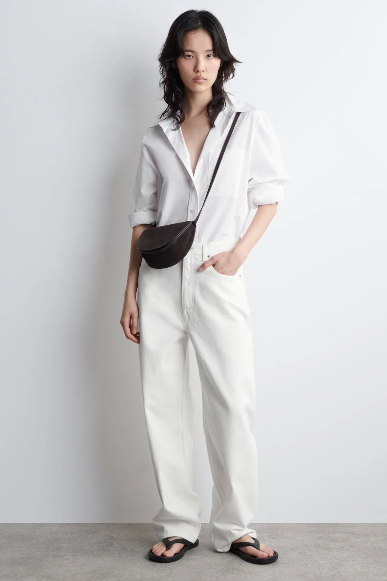 CURVED CROSSBODY BAG - SUEDE