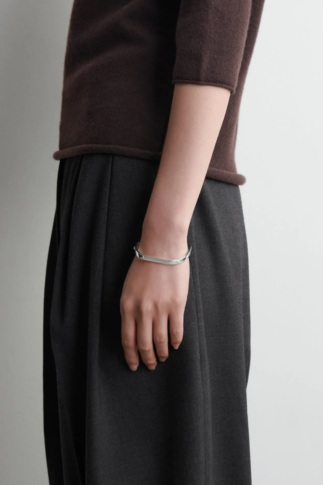 CURVED RECTANGULAR BANGLE