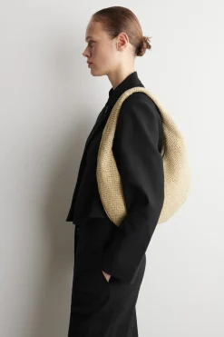 CURVED SHOULDER BAG - STRAW