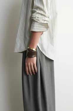 CURVED WOODEN CUFF
