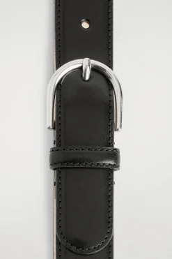 D-BUCKLE LEATHER BELT