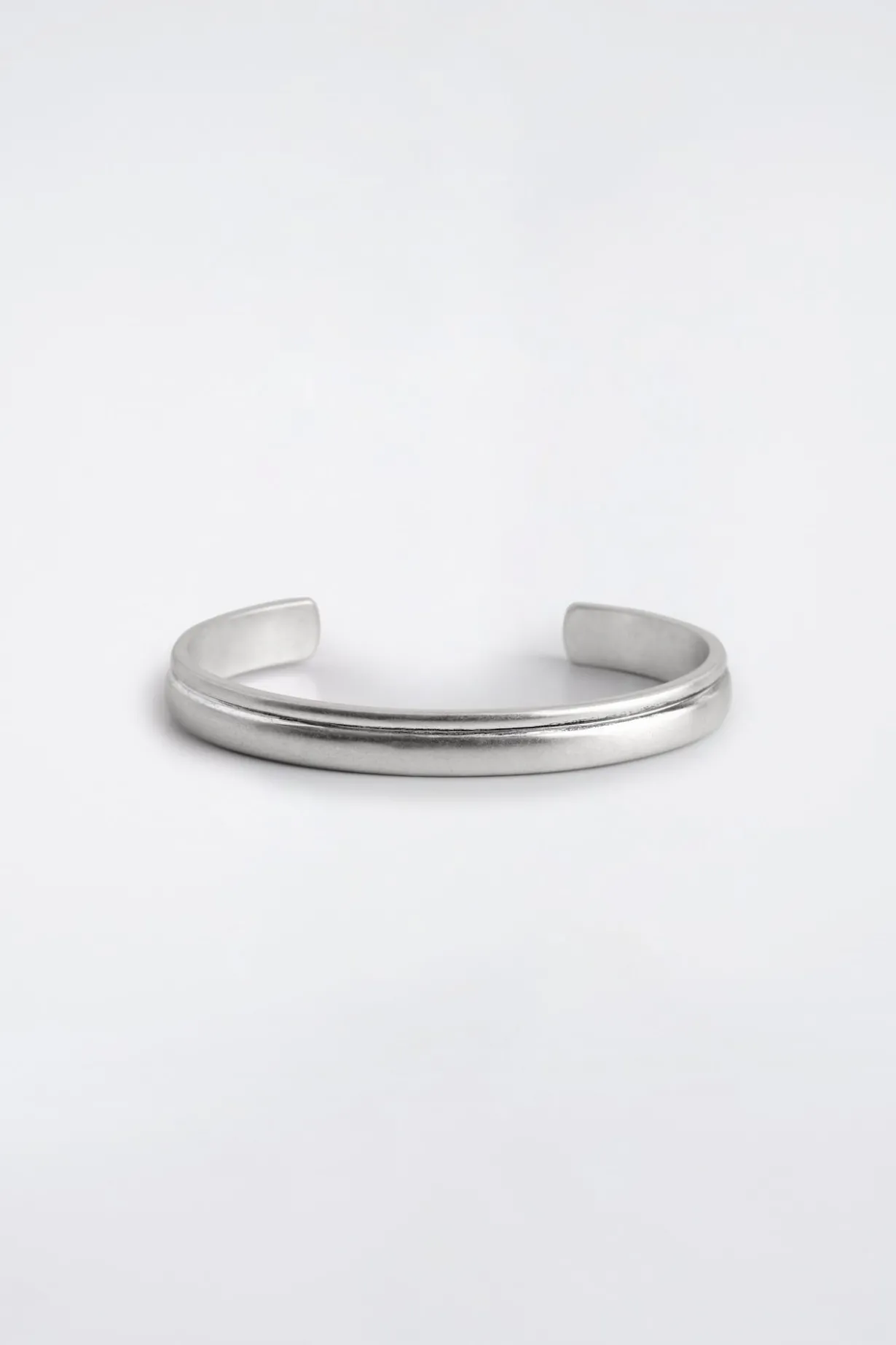 DOUBLE-BAND CUFF