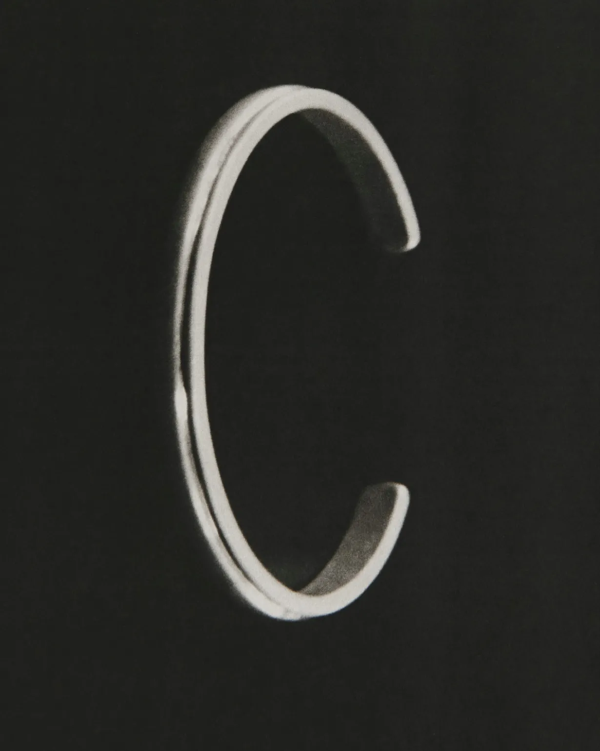 DOUBLE-BAND CUFF