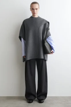 DOUBLE-FACED MERINO WOOL SCARF CAPE