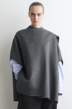 DOUBLE-FACED MERINO WOOL SCARF CAPE