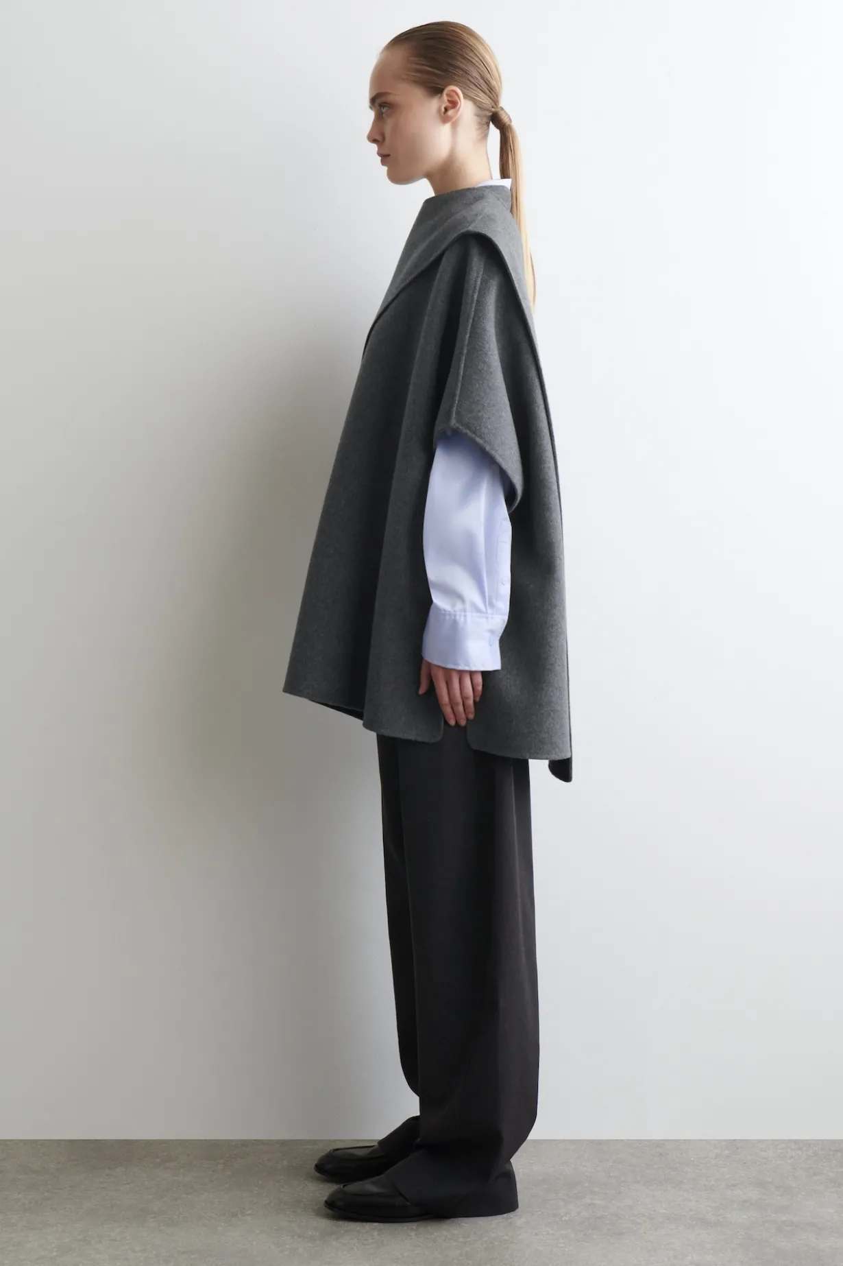 DOUBLE-FACED MERINO WOOL SCARF CAPE