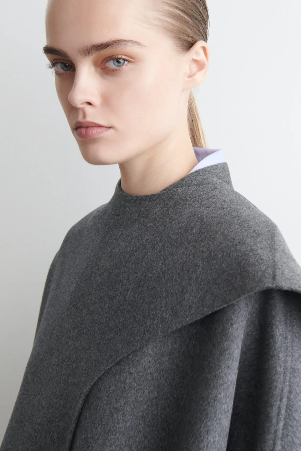 DOUBLE-FACED MERINO WOOL SCARF CAPE