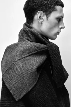 DOUBLE-FACED WOOL SCARF