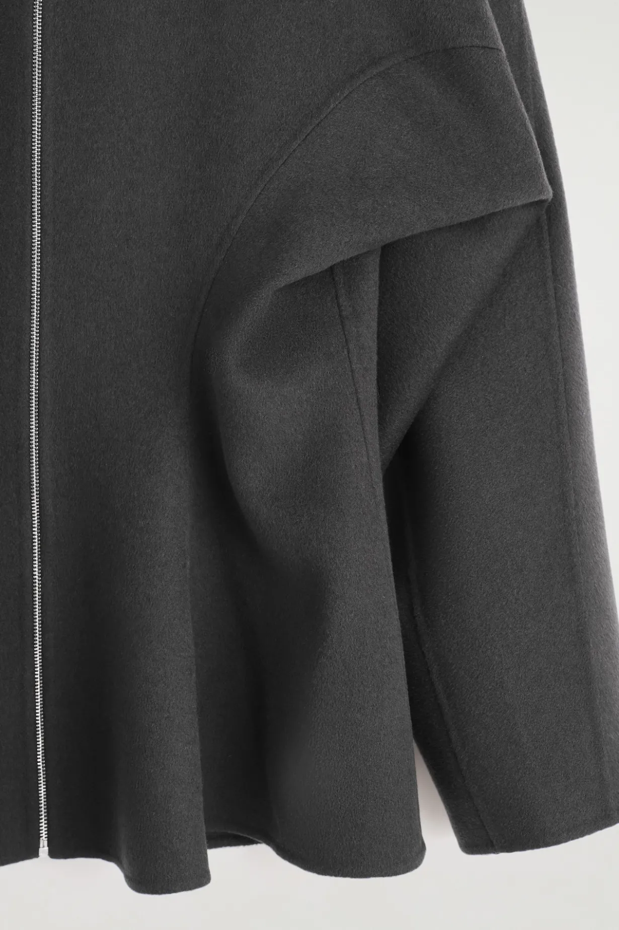 DOUBLE-FACED WOOL V-NECK TOP