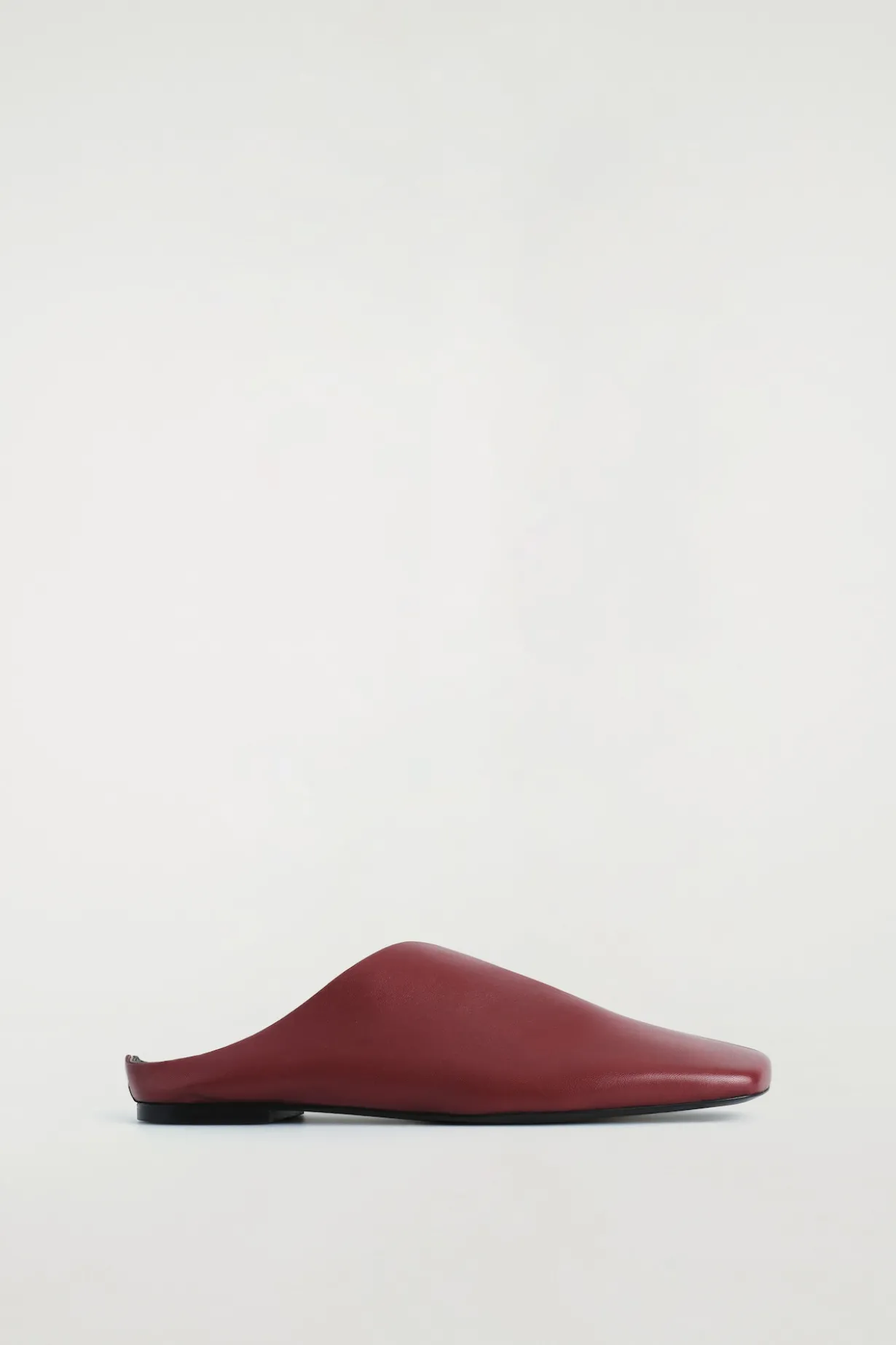 DRAPED LEATHER MULES