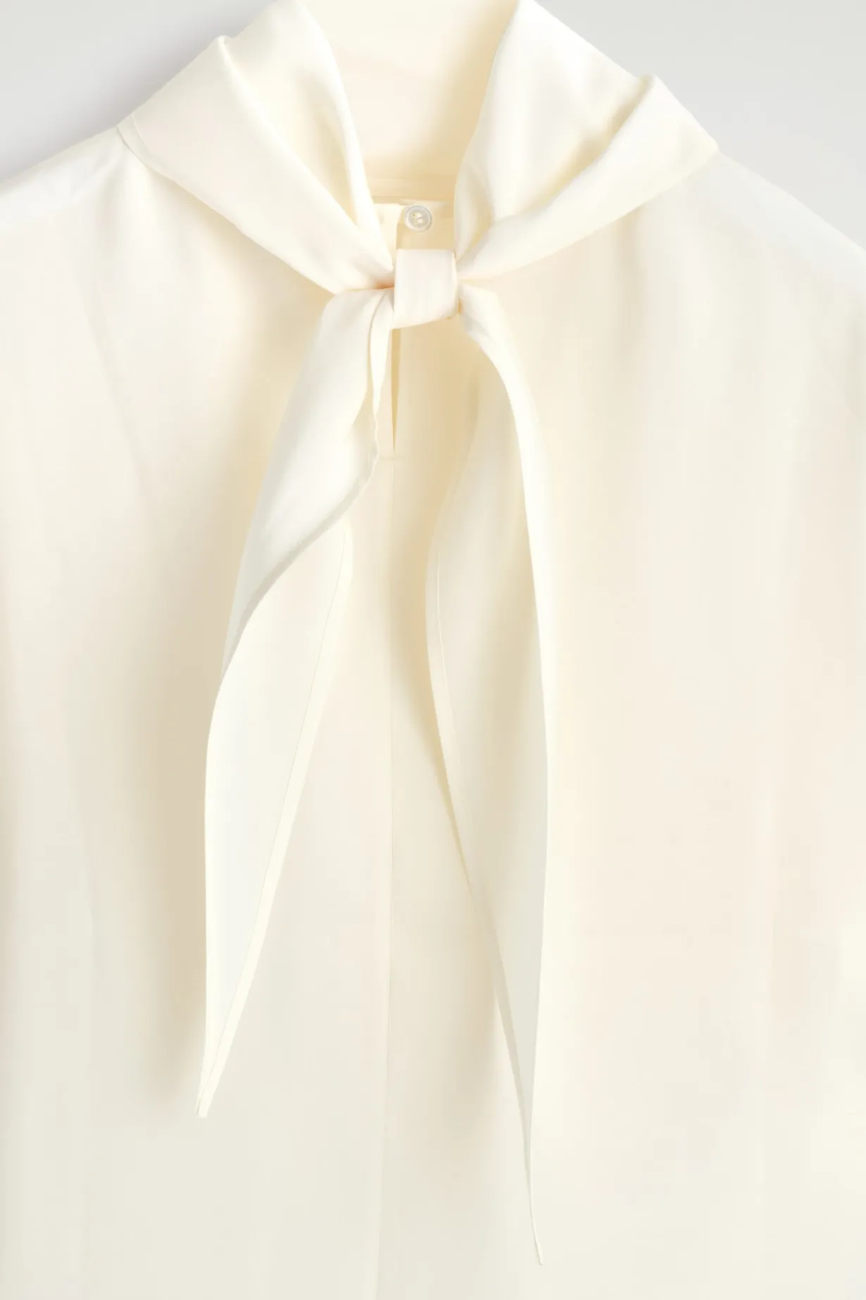 DRAPED SCARF-DETAIL TOP