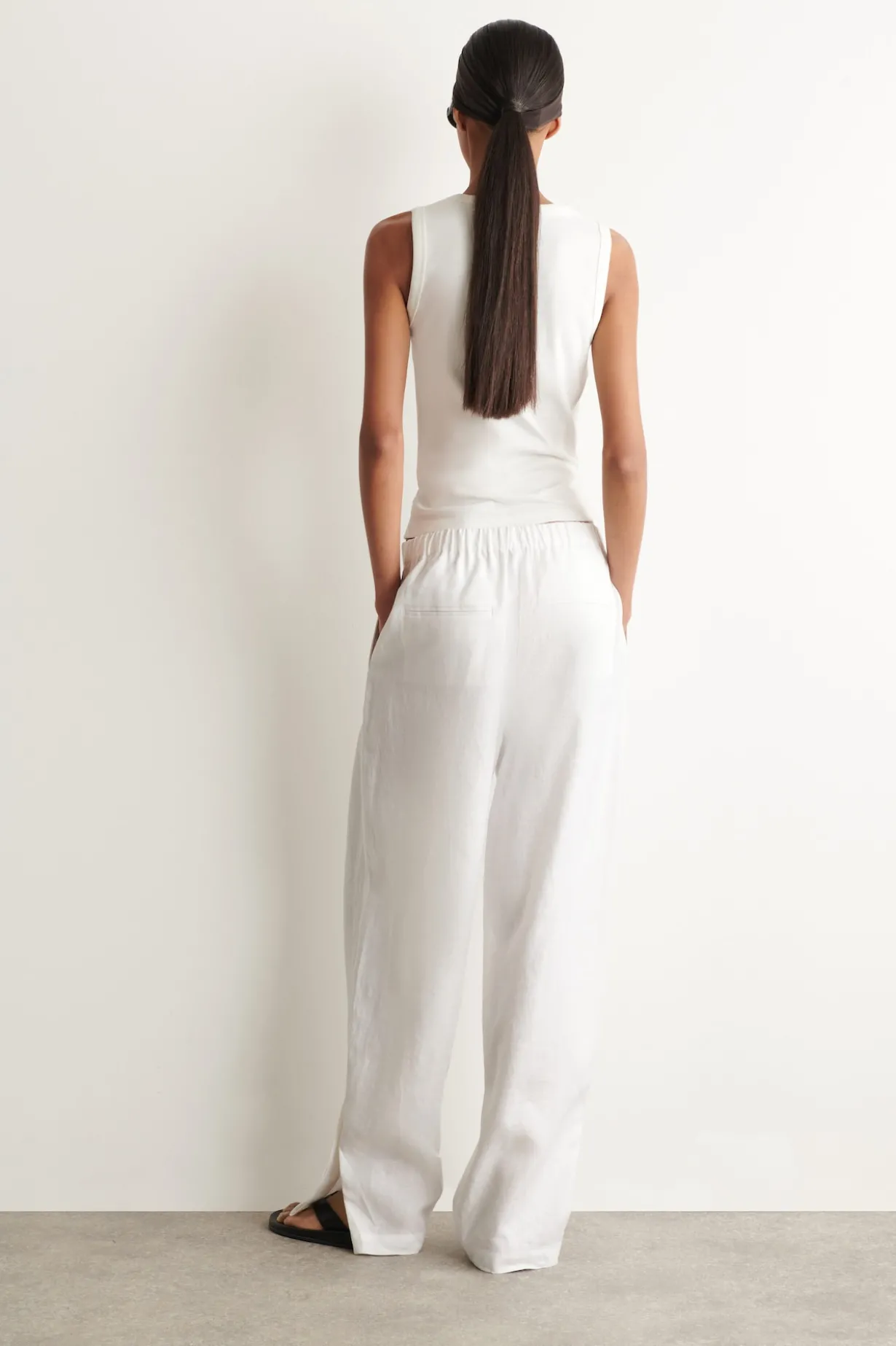 ELASTICATED LINEN BARREL-LEG PANTS